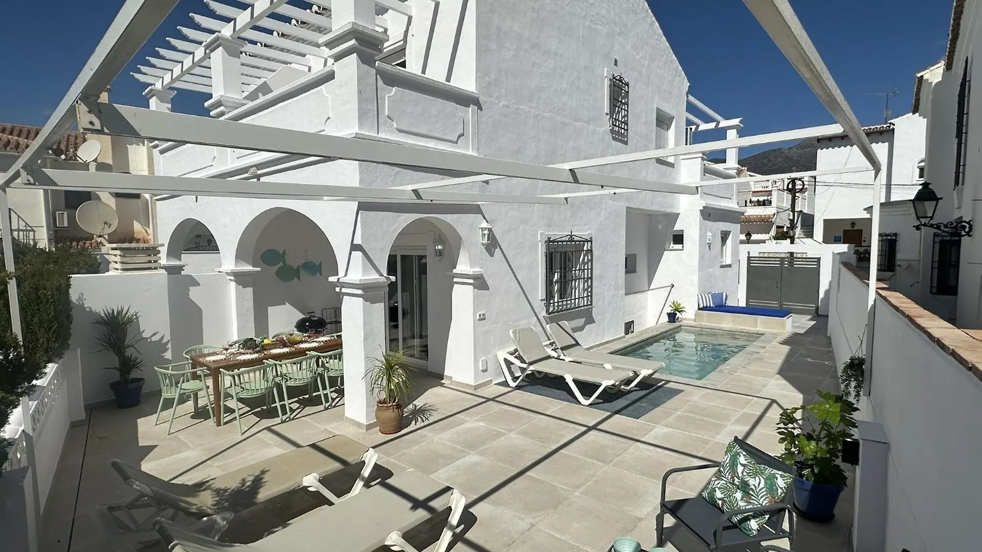 Nerja Paradise Rentals - Villa Calazul