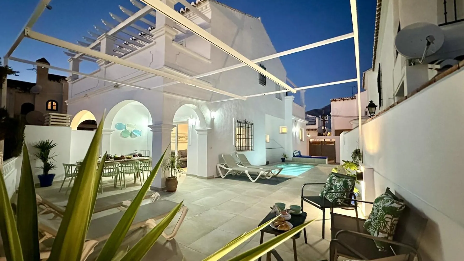 Nerja Paradise Rentals - Villa Calazul